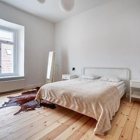 Spacious 2-Bedroom Flat In Old Town By Urban Rent فيلنيوس المظهر الخارجي الصورة