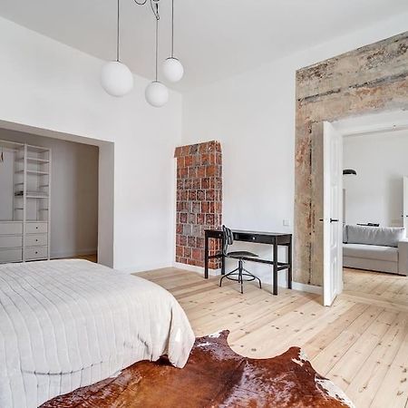 Spacious 2-Bedroom Flat In Old Town By Urban Rent فيلنيوس المظهر الخارجي الصورة