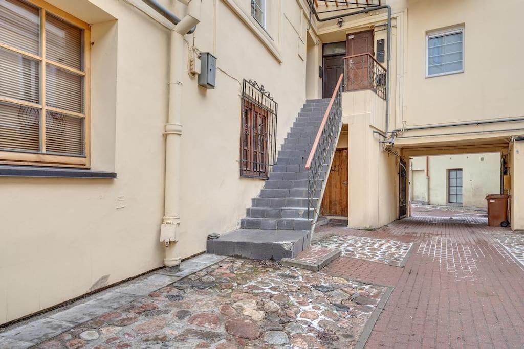 Spacious 2-Bedroom Flat In Old Town By Urban Rent فيلنيوس المظهر الخارجي الصورة