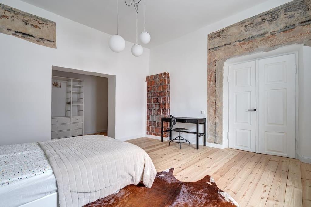 Spacious 2-Bedroom Flat In Old Town By Urban Rent فيلنيوس المظهر الخارجي الصورة