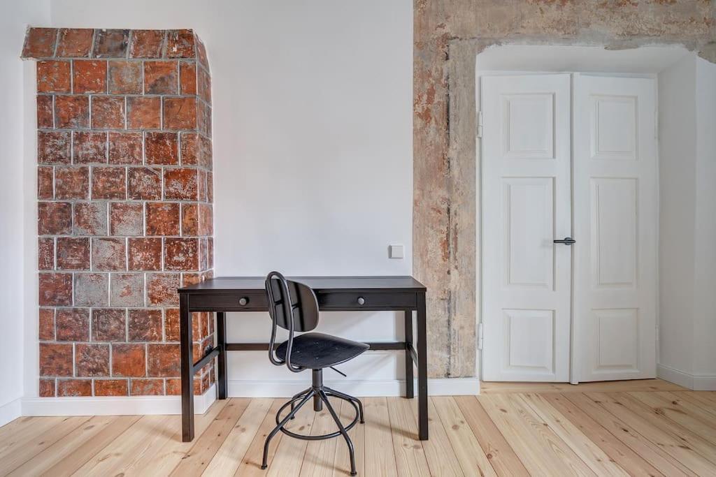Spacious 2-Bedroom Flat In Old Town By Urban Rent فيلنيوس المظهر الخارجي الصورة