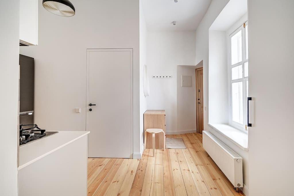 Spacious 2-Bedroom Flat In Old Town By Urban Rent فيلنيوس المظهر الخارجي الصورة