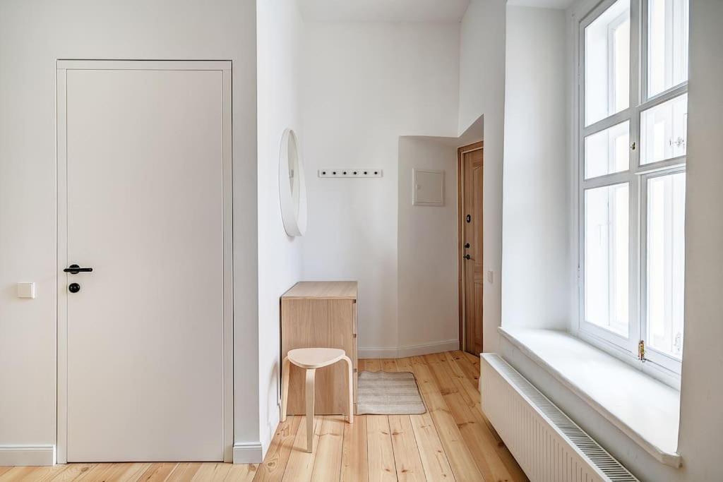 Spacious 2-Bedroom Flat In Old Town By Urban Rent فيلنيوس المظهر الخارجي الصورة
